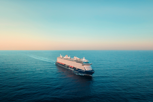 TUI Mein Schiff Kreuzfahrtschiff auf dem Meer